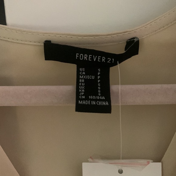 Forever 21 Top - Picture 2 of 4